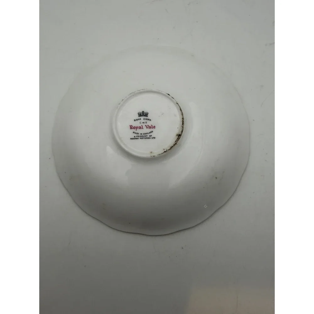 Royal Vale Bone China Saucer Yellow White‎ Floral Gold Trim England C460 5.5